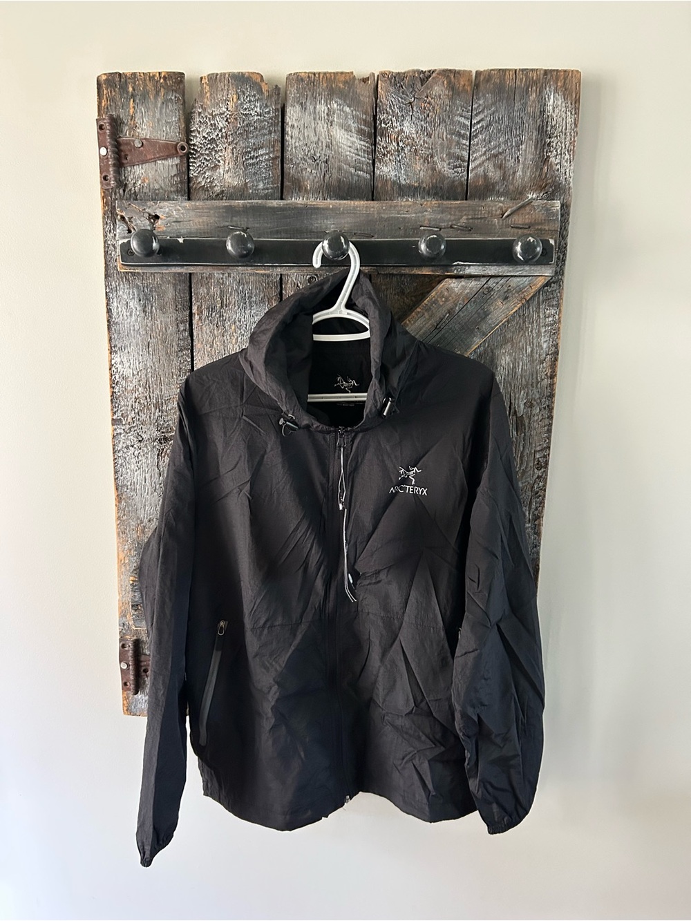 Arc'teryx Men's Black Lightweight Hooded Jacket